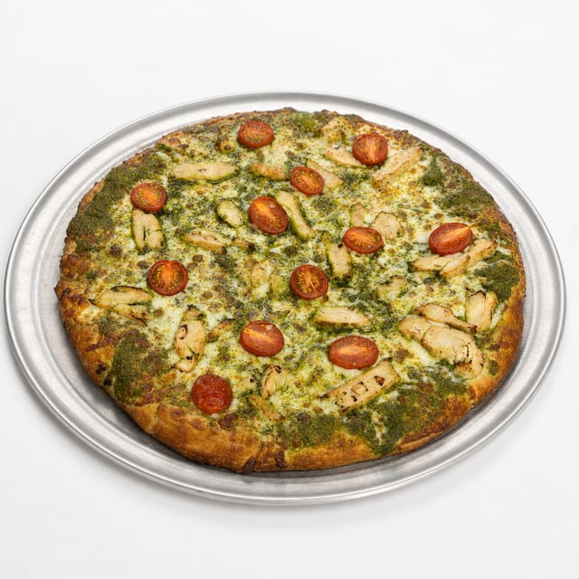 18in SUPER CHICKEN PESTO.