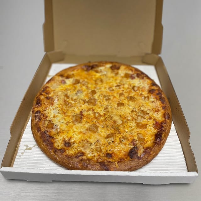 18in SUPER CHICKEN PARMESAN.