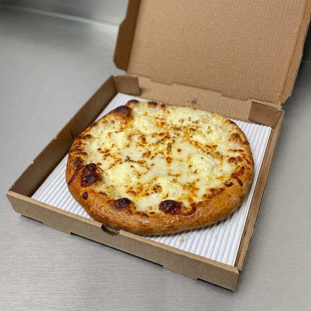 CREATE YOUR OWN PERSONAL 10in 4 SLICES.