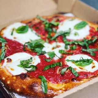14in LARGE MARGHERITA SPECIALTY PIZZA