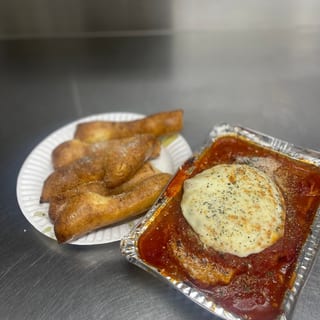 CHICKEN PARMESAN DINNER